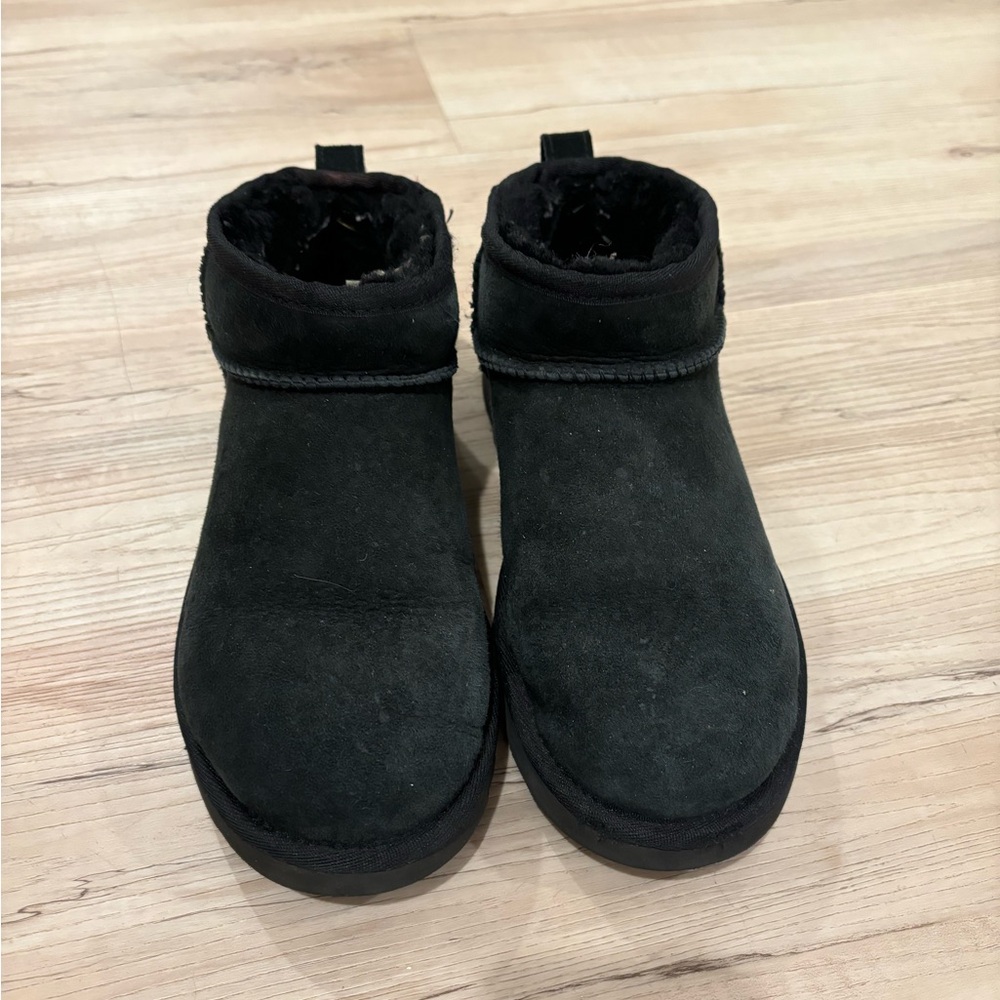 black ankle uggs - Picture 5 of 6